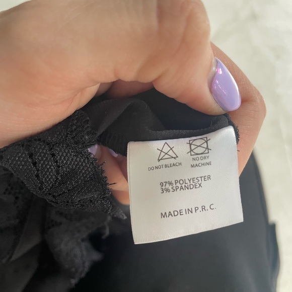 Brandy Melville Black Silk Lace Tank - Picture 4 of 4